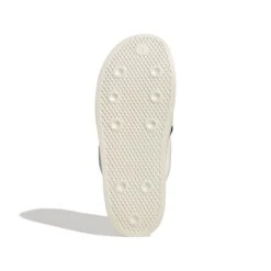 Pantoufles Adidas Puffylette -Gioseppo Chaussure Boutique adidas gy1593 4 footwear photography bottom view white